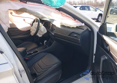 2024 Volkswagen Jetta 1.5T Sel z USA, uszkodzony, nr VIN 3VWGM7BU7RM007739